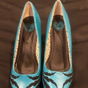T.U.K. Women's A7828L Pumps Heels Teal with Black Detail Size 9